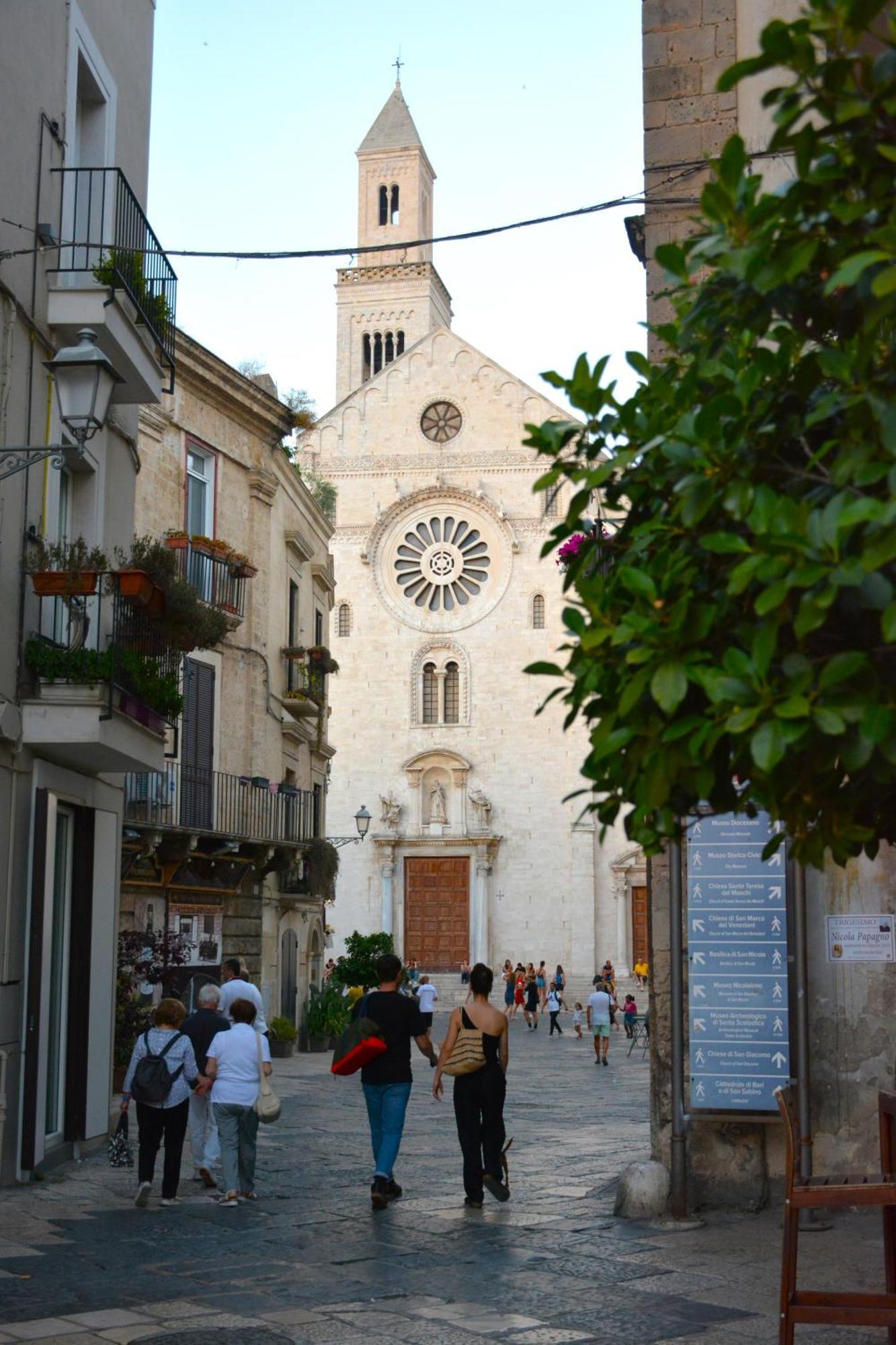 Appartamento Casa Chloe - Vicino Al Porto E Basilica San Nicola Bari Esterno foto