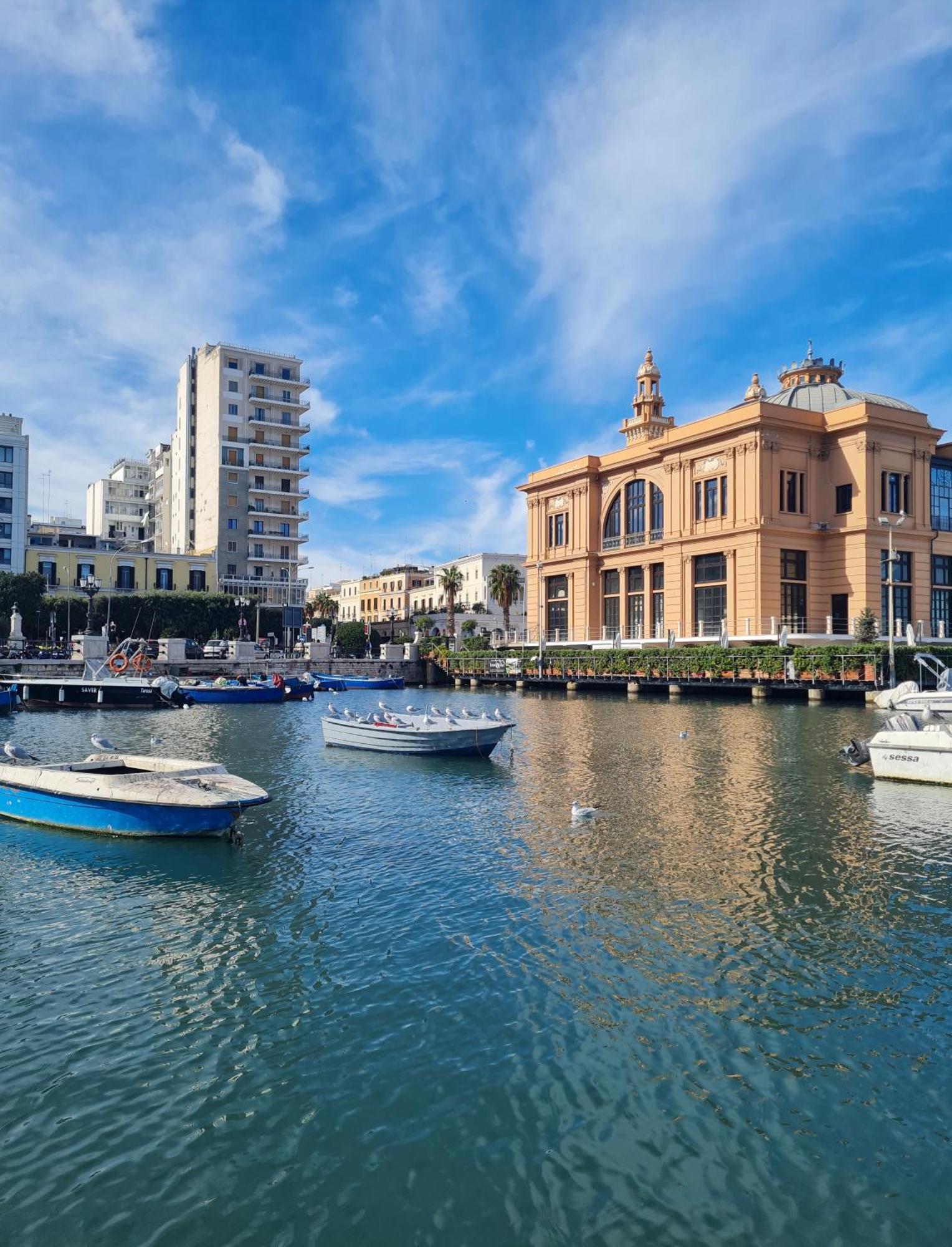 Appartamento Casa Chloe - Vicino Al Porto E Basilica San Nicola Bari Esterno foto