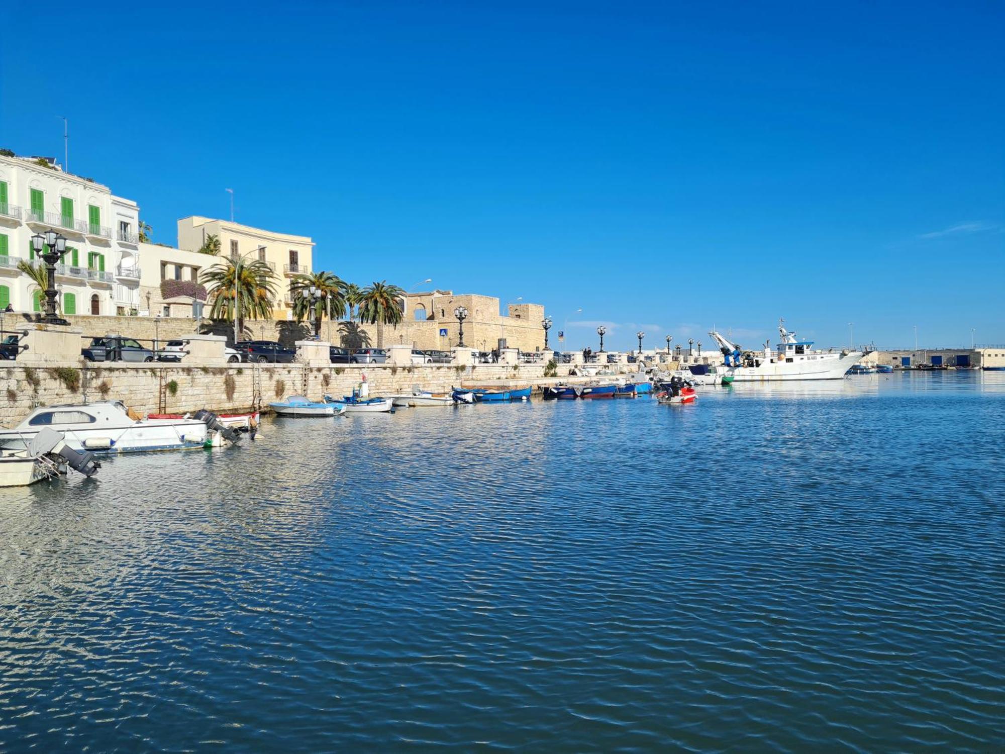 Appartamento Casa Chloe - Vicino Al Porto E Basilica San Nicola Bari Esterno foto