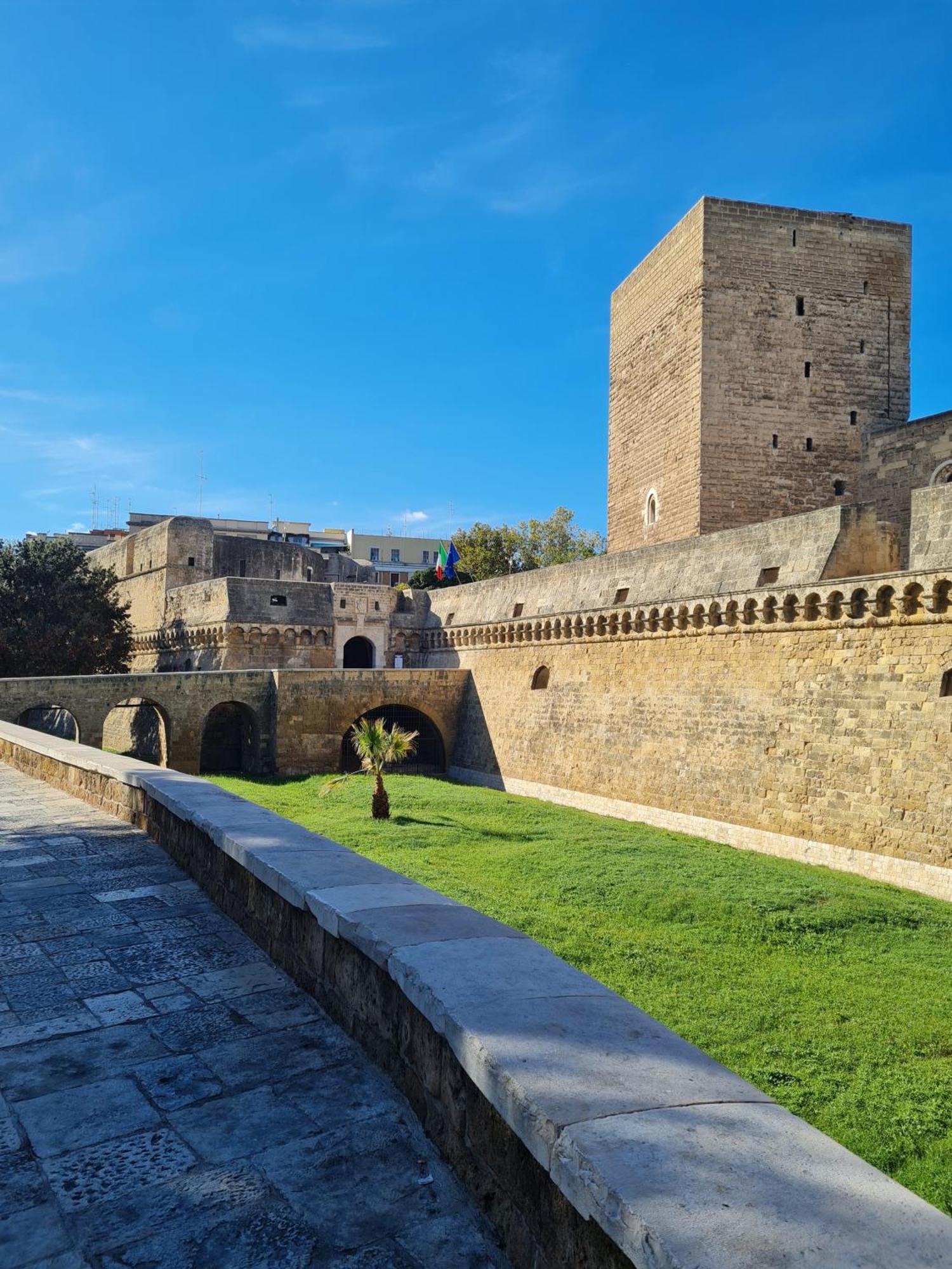 Appartamento Casa Chloe - Vicino Al Porto E Basilica San Nicola Bari Esterno foto